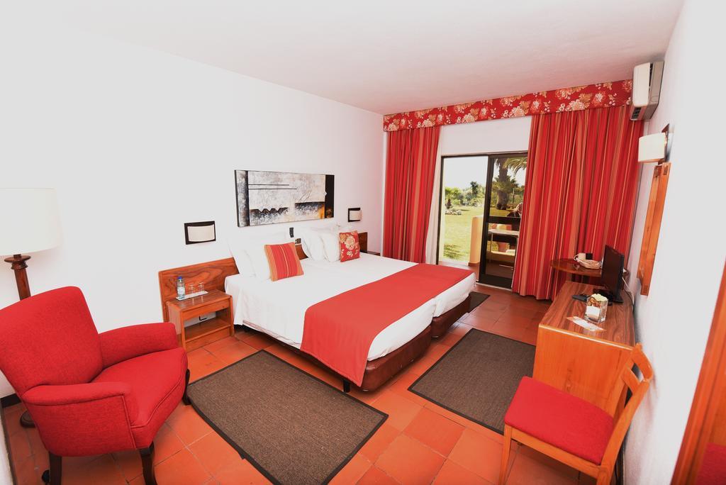 Praia Da Lota Resort - Beachfront Hotel Manta Rota Εξωτερικό φωτογραφία