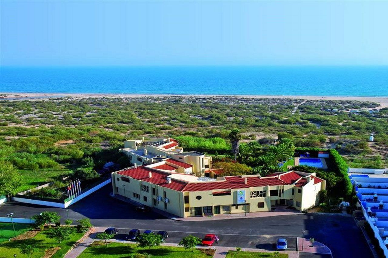 Praia Da Lota Resort - Beachfront Hotel Manta Rota Εξωτερικό φωτογραφία