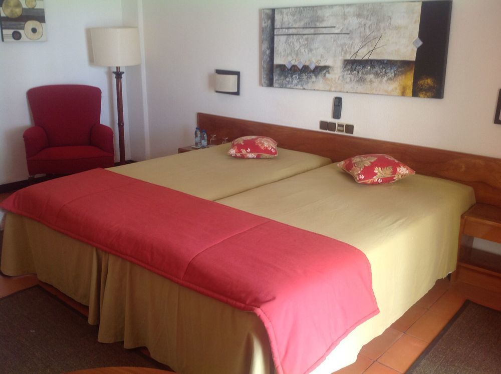 Praia Da Lota Resort - Beachfront Hotel Manta Rota Εξωτερικό φωτογραφία